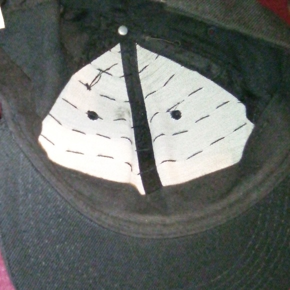 Men's Cap - Picture 3 of 5